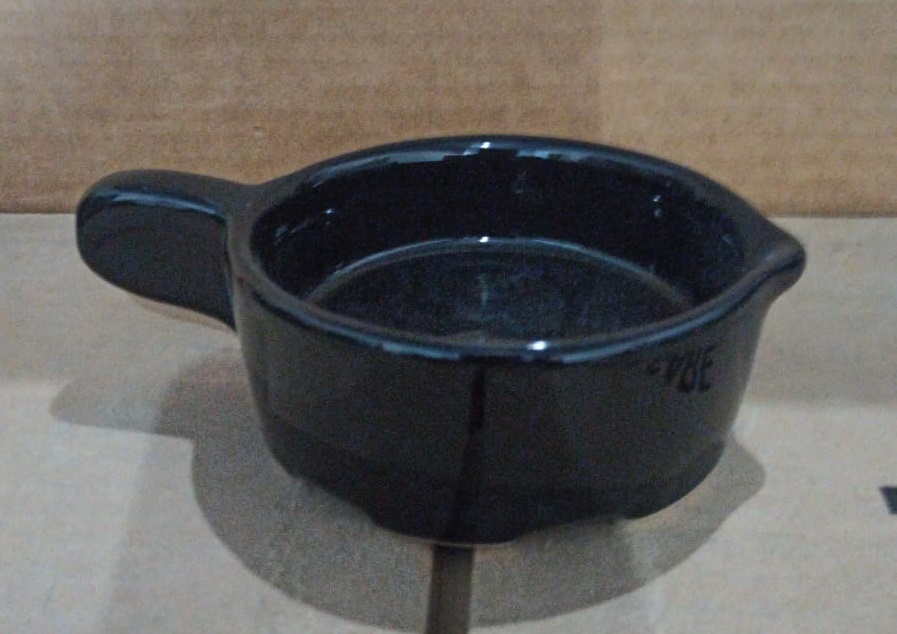 Tazon Bote Con Mango 3 Oz. Negro